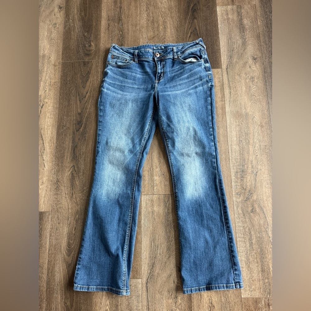 Maurices Women's Blue Boot Cut Jeans, juniors size 11/12 SHORT